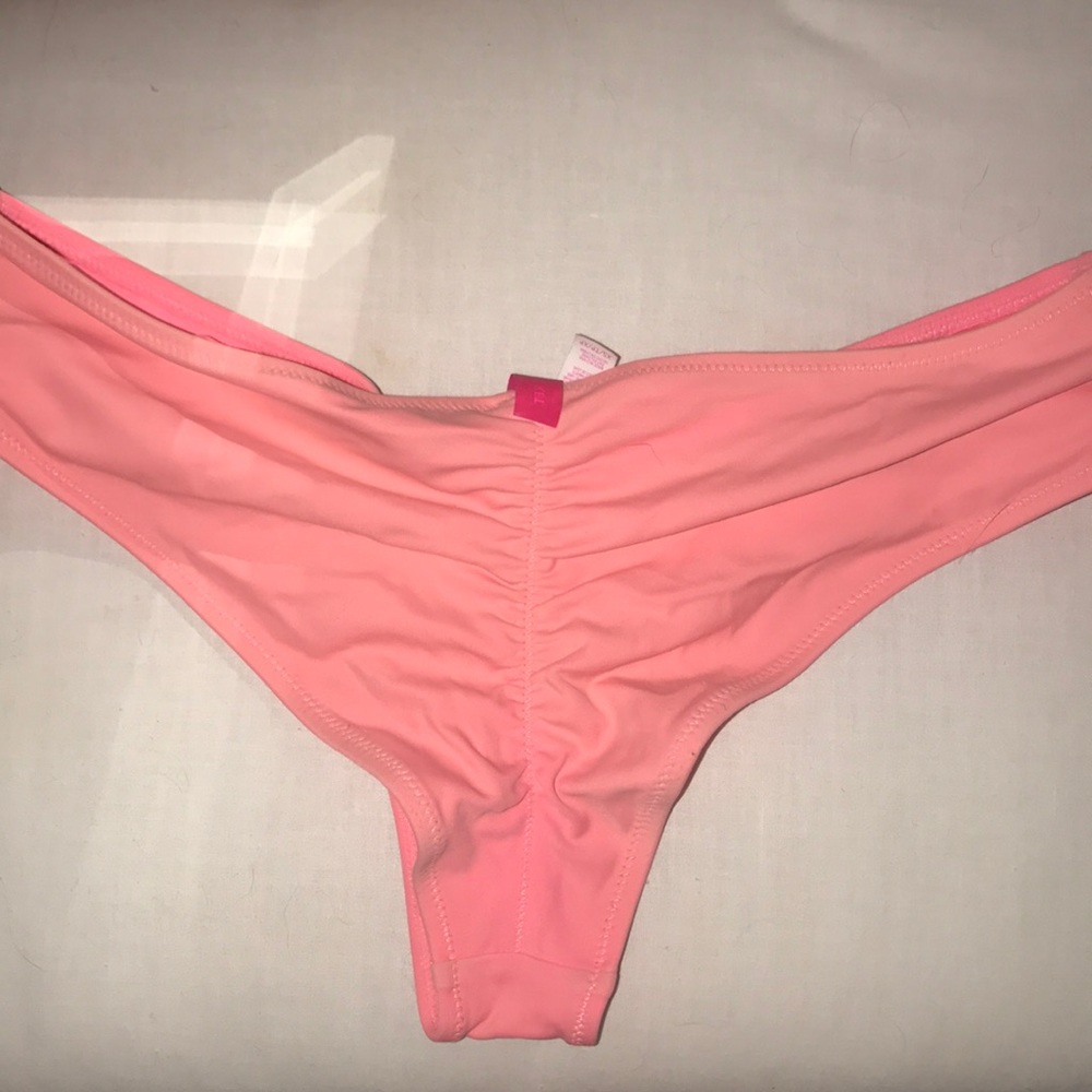Cheeky Bottoms!